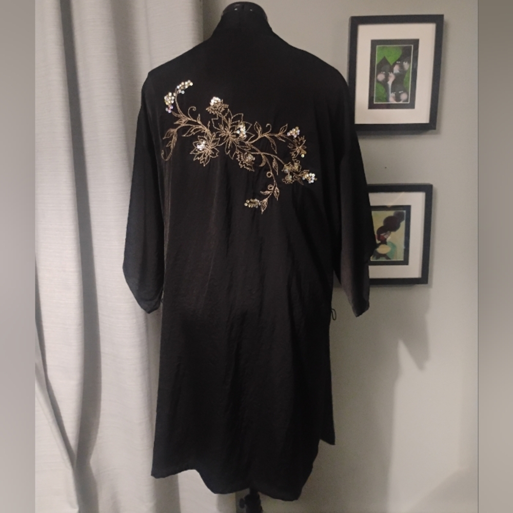 Midnight Bakery Embroidered Flowers & Sequins Black Kimono Robe Sz L NWT - Picture 12 of 14